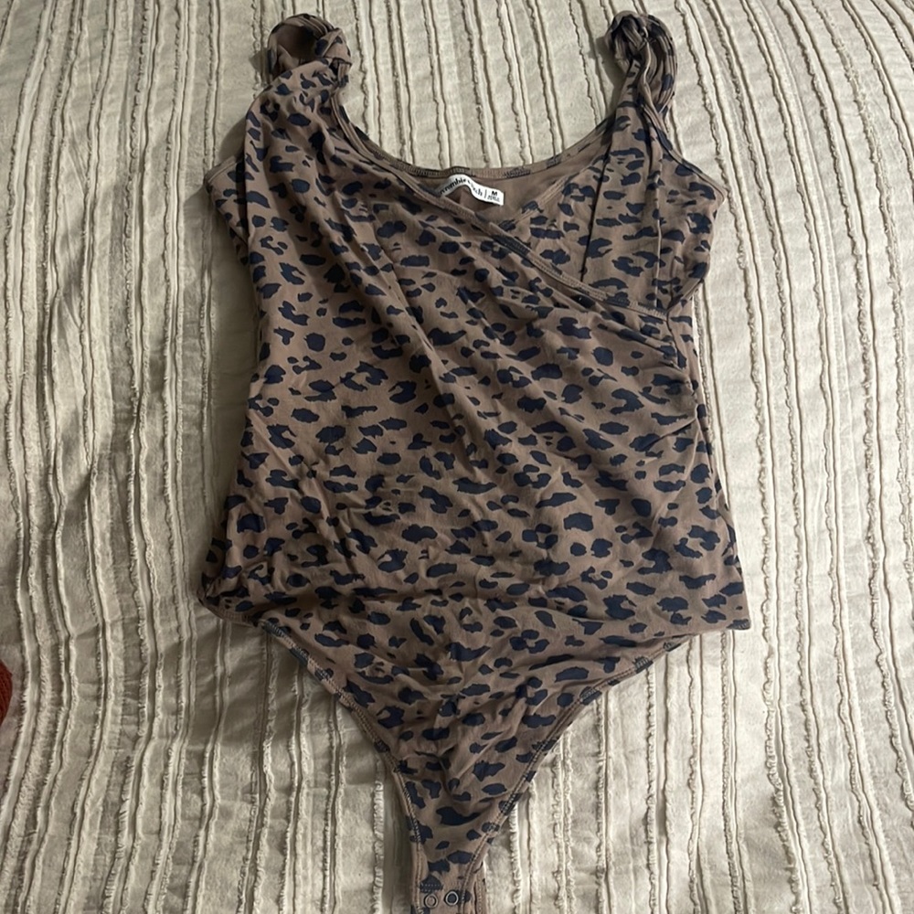 Abercrombie & Fitch leopard bodysuit size medium